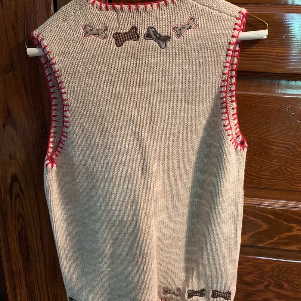 ORVIS DOG VEST.  NEW. Extra buttons still attached